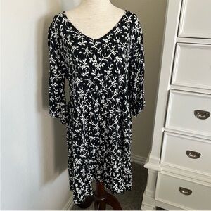 Universal Thread Black and White Floral Dress